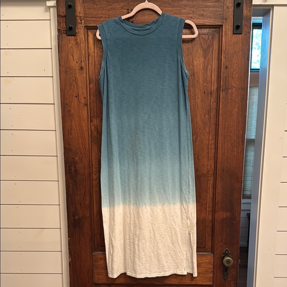 Sleeveless Blue and White Ombre Dress
